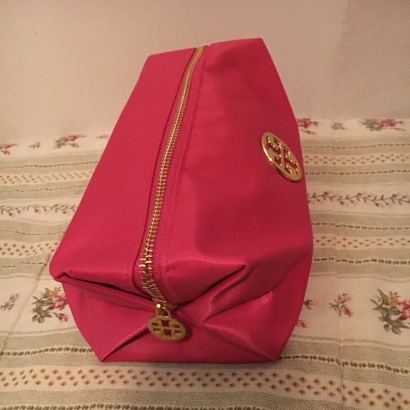 Tory Burch hot pink wristlet/toiletry bag - Picture 5 of 6